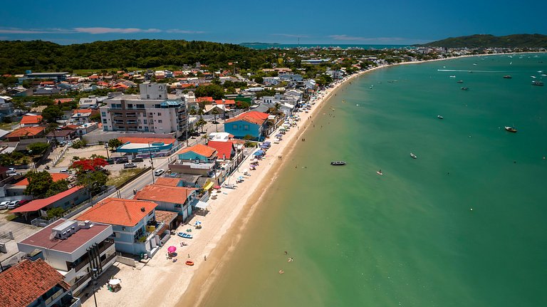 Sobrado para familias em frente ao Mar